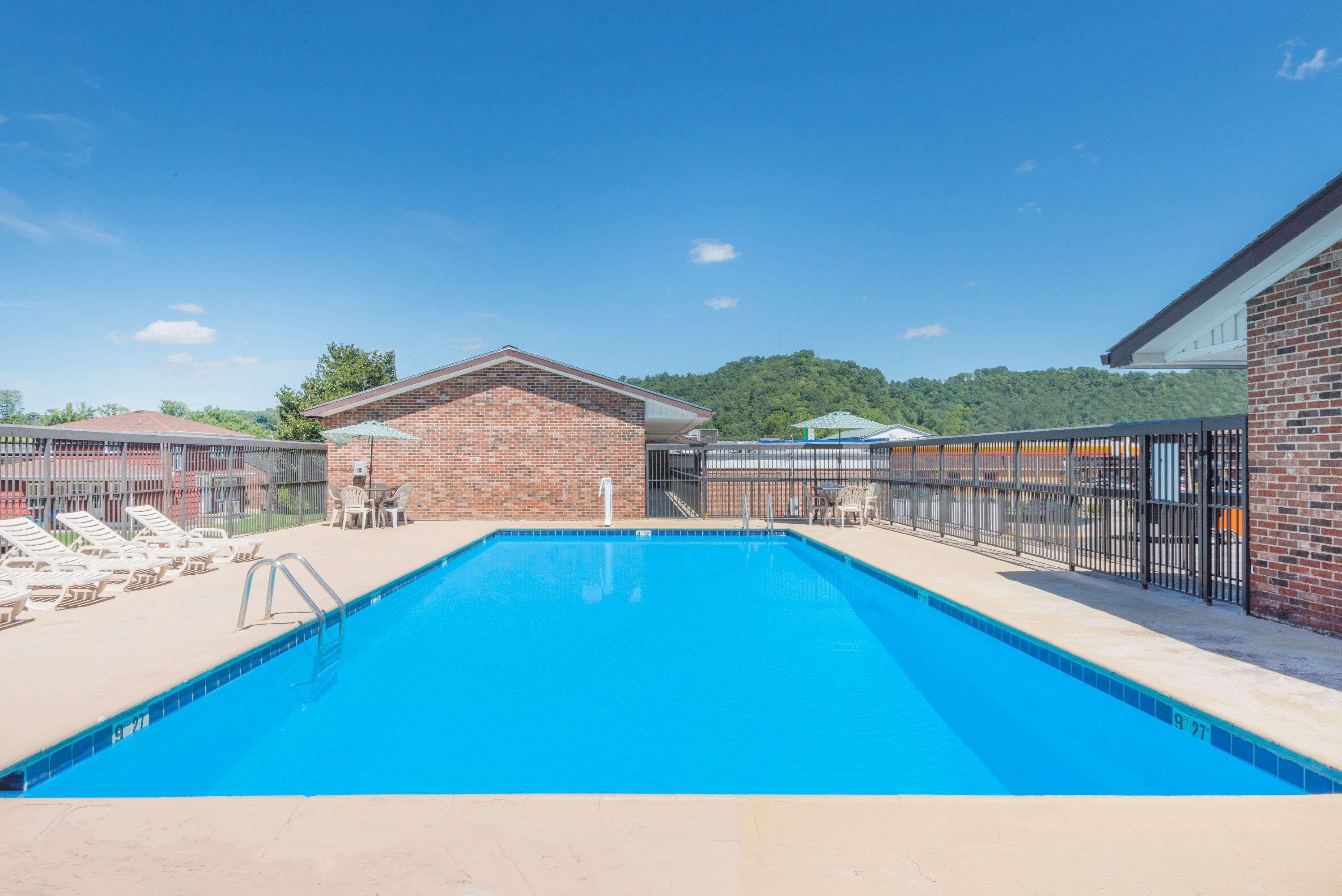 Days Inn By Wyndham Paintsville Exterior photo