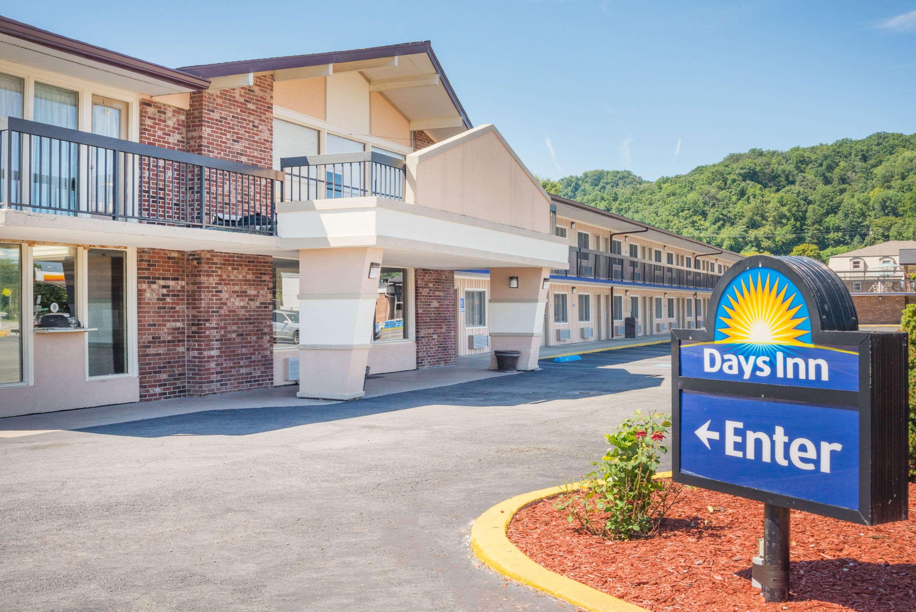 Days Inn By Wyndham Paintsville Exterior photo