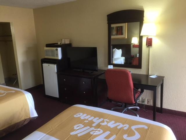 Days Inn By Wyndham Paintsville Exterior photo